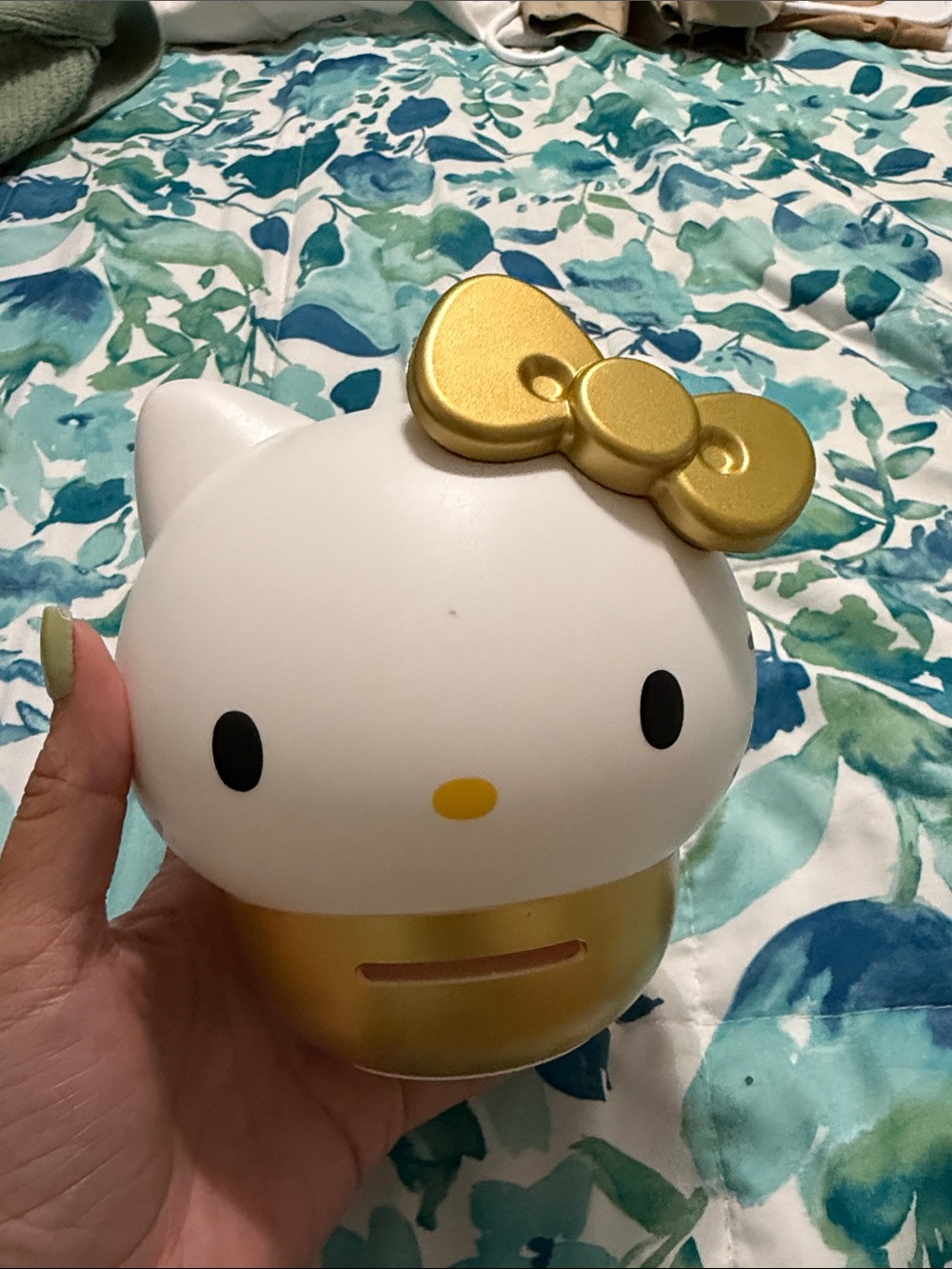 Hello Kity White & Gold plastic Bluetooth speaker
